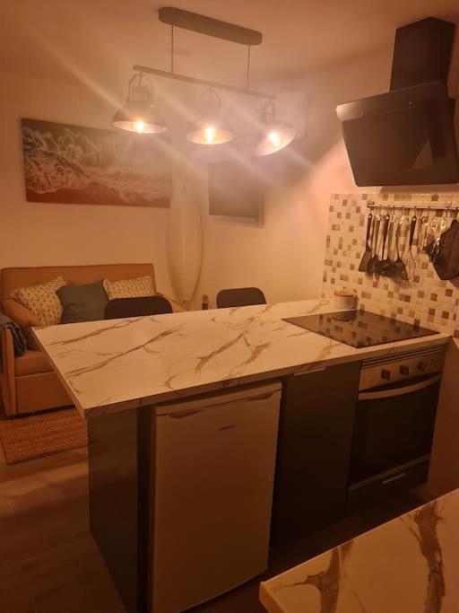 "Linda'S Guest House" Beach House With Private Patio & Hot Tub, 3 Min From The Beach Costa de Caparica Zewnętrze zdjęcie