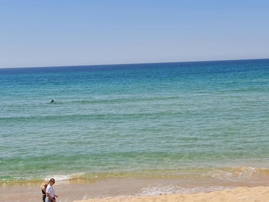 "Linda'S Guest House" Beach House With Private Patio & Hot Tub, 3 Min From The Beach Costa de Caparica Zewnętrze zdjęcie